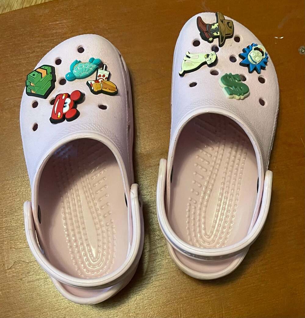 Classic Crocs Pink Sandals, 8 Jibbitz Charms Bundle, Kids-4, Adult-6
